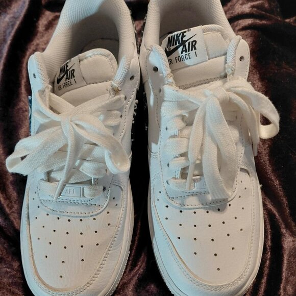 Nike White Air Force 1 '07 ESS White w/Black Paisley Swoosh Sz W8 - M 6.5 - Picture 1 of 7